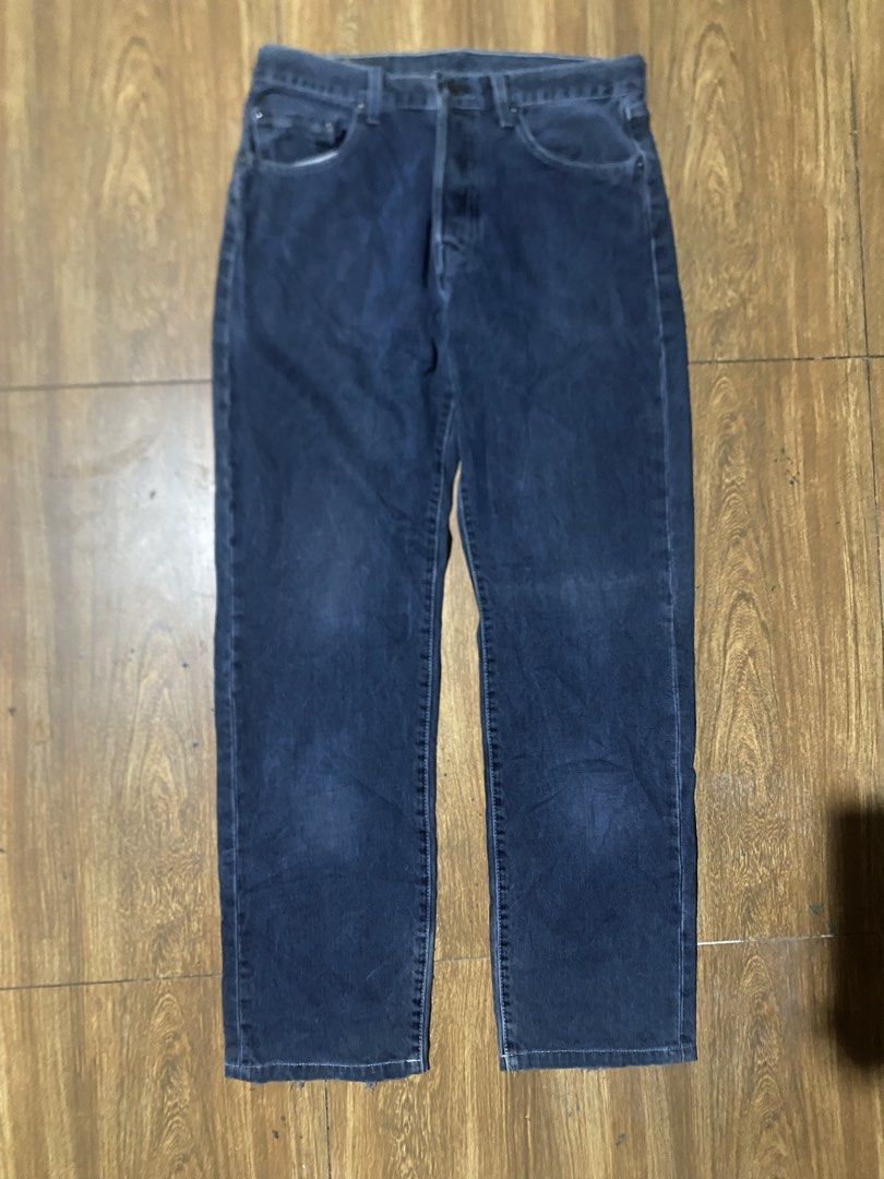 Levi’s 501 (Category: Jeans) located in Davao. Submitted by regaladogo84 (Listing ID 1464901168, Image 2). Description: 32 width 40 length Issue: check pictures Authentic/Legit.