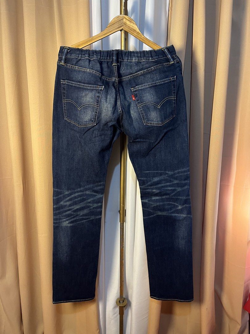 Levi's Dark Wash Denim Jeans (Category: Jeans) located in Kidapawan. Submitted by azythrift (Listing ID 1464917352, Image 2). Description: - Brand: Levi's - Style: Dark wash denim jeans - Condition: Good (7/10) - Features: Classic dark wash, durable denim fabric, sturdy stitching - Ideal for: Casual wear and everyday outfits.