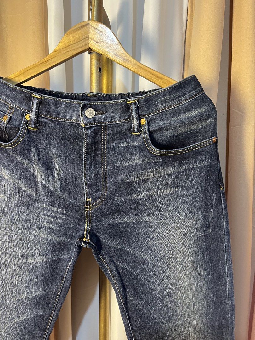 Levi's Dark Wash Denim Jeans (Category: Jeans) located in Kidapawan. Submitted by azythrift (Listing ID 1464917352, Image 3). Description: - Brand: Levi's - Style: Dark wash denim jeans - Condition: Good (7/10) - Features: Classic dark wash, durable denim fabric, sturdy stitching - Ideal for: Casual wear and everyday outfits.