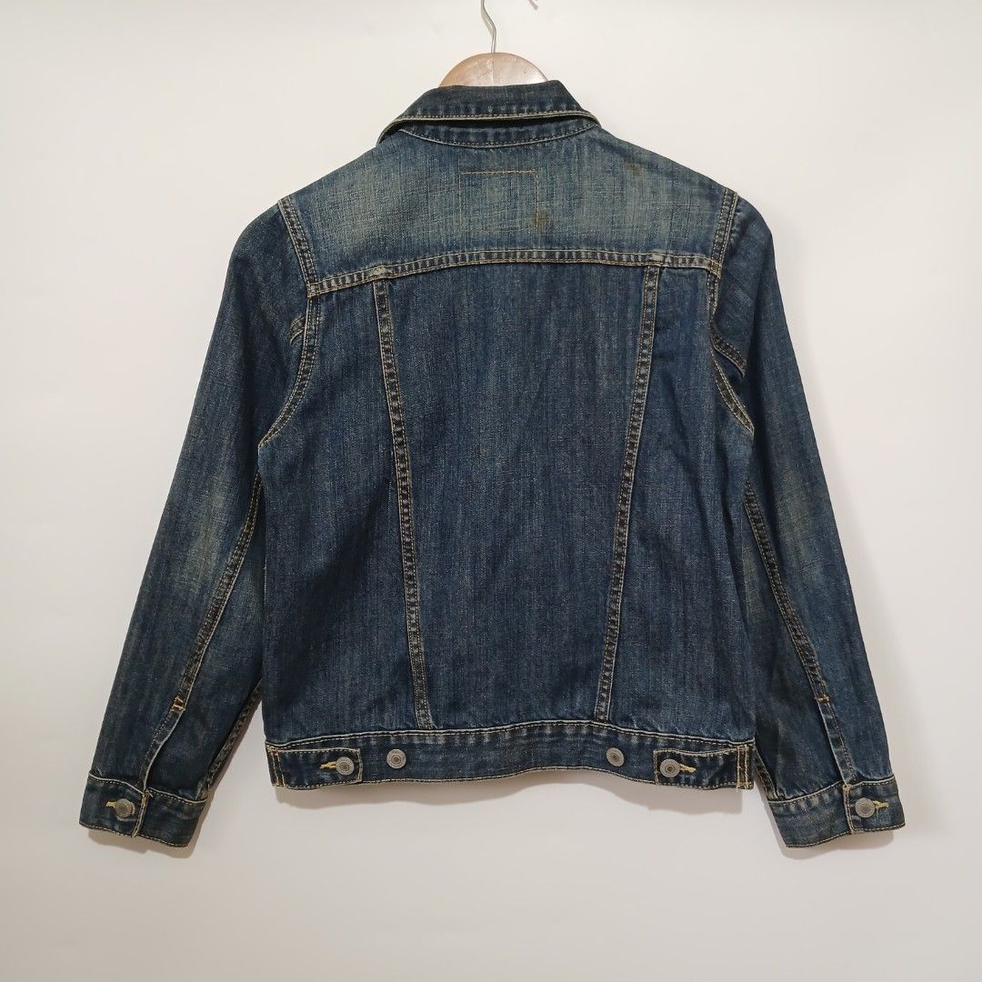 LEVI'S DENIM JACKET 10-12 YRS OLD (Category: Babies & Kids Fashion) located in Ozamiz City. Submitted by 2nd.sight (Listing ID 1464788631, Image 2). Description: size: medium (10-12 yrs old) w: 18 l: 21 issue: last 2 pics vgood condition.
