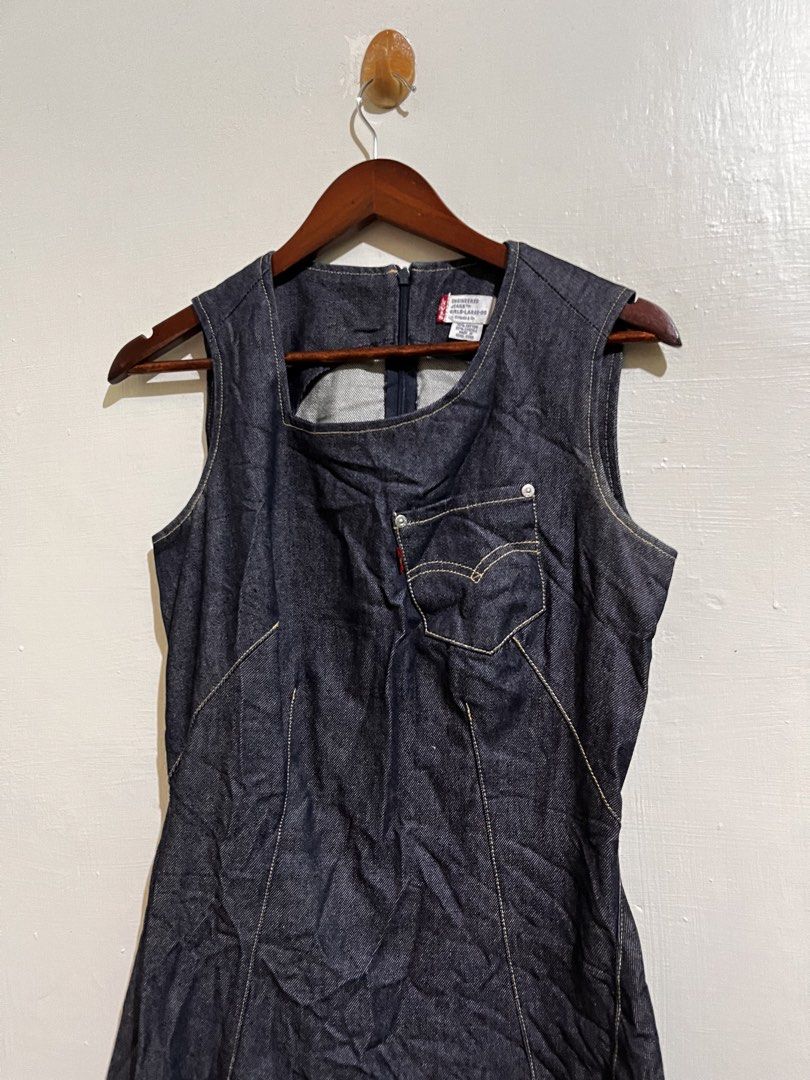 LEVI’S ENGINEERED DENIM DRESS (Category: Activewear) located in Sagay. Submitted by jan_arvene (Listing ID 1464912053, Image 3). Description: 📌 Levi’s Engineered Denim dress Large on tag 17” width 42” length 14” waist Excellent condition No issues Pm.