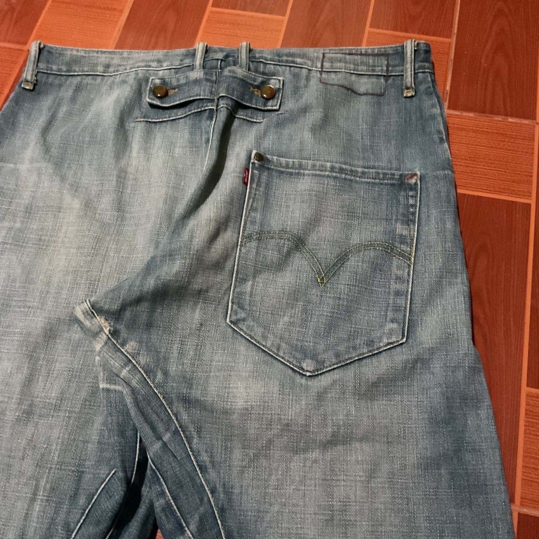 Levi's Engineered Jeans 36x32 Blue Denim (Category: Jeans) located in Cebu City. Submitted by jaylordale89323 (Listing ID 1464770488, Image 3). Description: - Brand: Levi's Engineered Jeans - Size: 36x32 - Color: Light blue wash - Material: 100% cotton regular fit denim - Design: Iconic twisted architectural side seams and unique curved cut - Details: Back cinch buckle and single back pocket with red tab - Origin: Made in Korea.