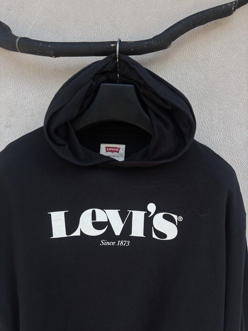 Levis Hoodie (Category: Babies & Kids Fashion) located in Baybay. Submitted by thrift.ed2023 (Listing ID 1464820288, Image 2). Description: Levis Hoodie 12–13 Yrs Old No Issue Good as New.