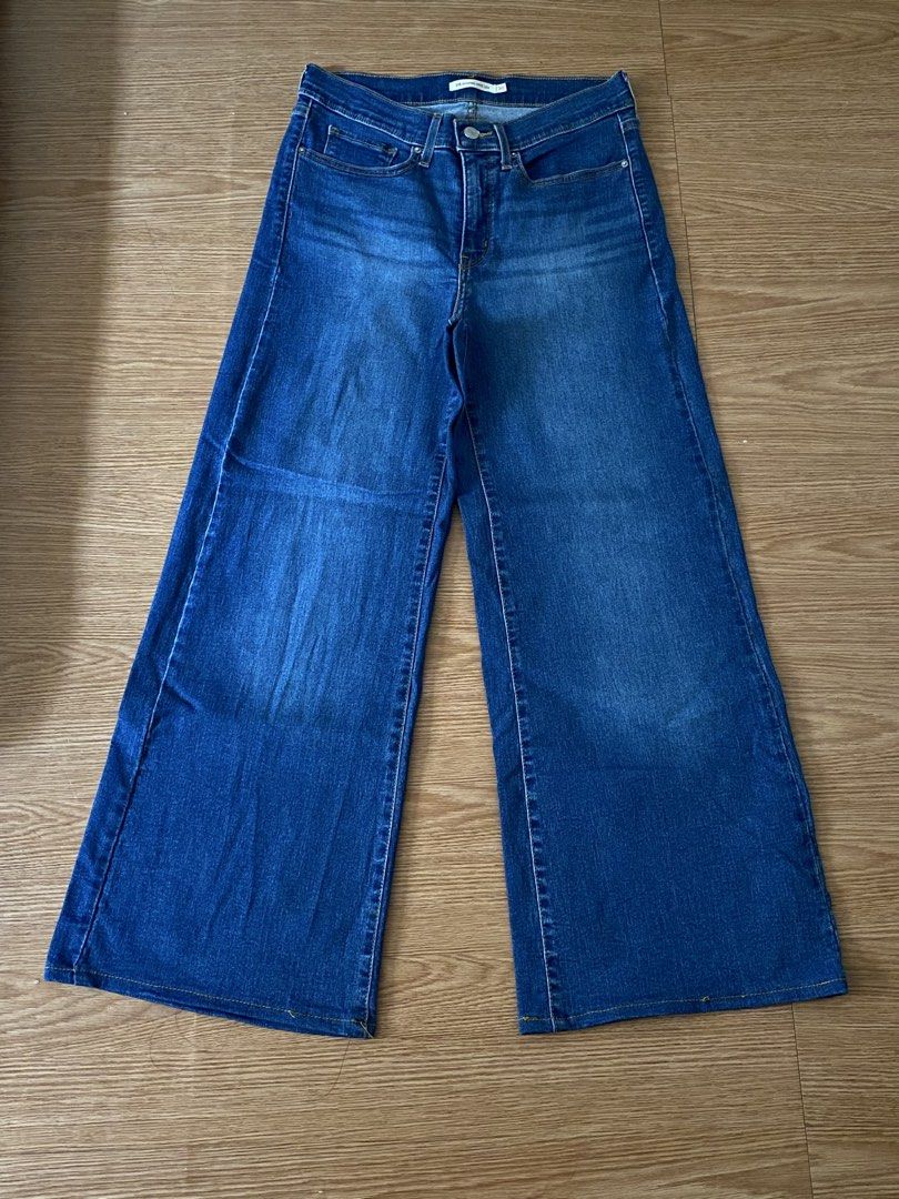 Levi's Shaping Wide Leg 318 Size 30 (Category: Jeans) located in Quezon City. Submitted by dcbys (Listing ID 1464778755, Image 3). Description: brand new size 30 on tag fit 29 stretchable .