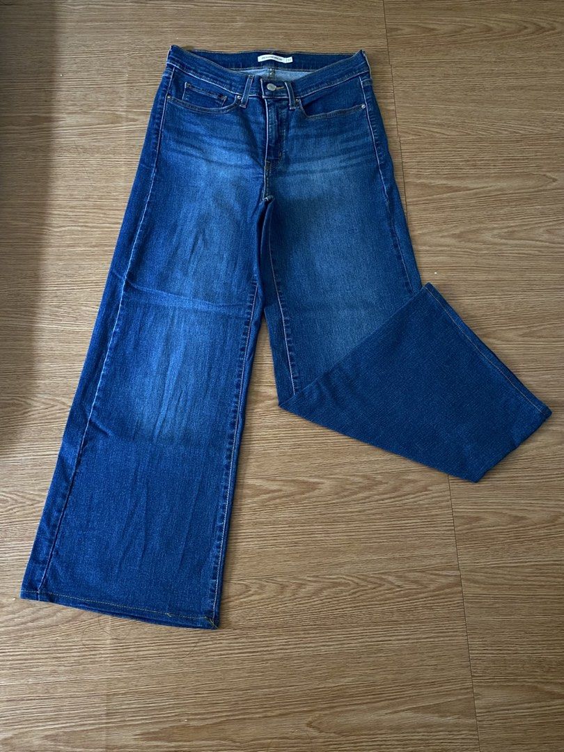 Levi's Shaping Wide Leg 318 Size 30 (Category: Jeans) located in Quezon City. Submitted by dcbys (Listing ID 1464778755, Image 1). Description: brand new size 30 on tag fit 29 stretchable .