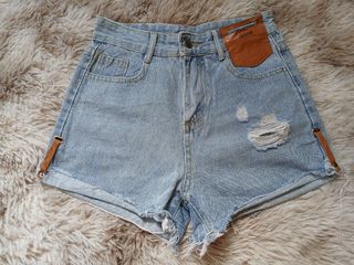(Category: ) located in . Submitted by thriftby.cla (Listing ID 1464891213, Image 1). Description: .