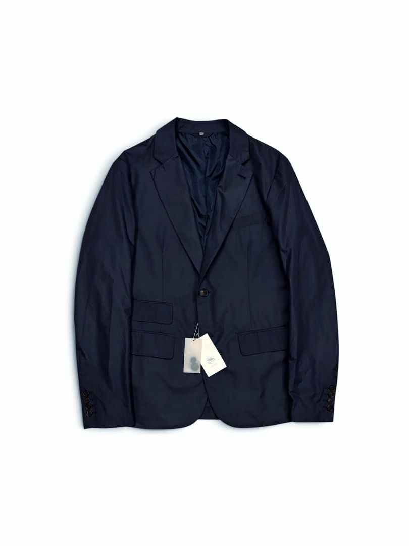 Ligne 8 Ferrara 2-B Commuter Blazer (Category: Coats, Jackets and Outerwear) located in Valenzuela. Submitted by katadatakph (Listing ID 1464935714, Image 1). Description: Ligne 8 Ferrara 2-B Commuter Blazer Brand new Size: 42 Dimes: Width 22 Shoulders 19.5 The Ligne 8 Ferrara 2-B Commuter Blazer is built with water-repellent polyester fabric to keep urban cyclists dry and presentable on everyday commutes. Grounded in urban cycling culture, Ligne