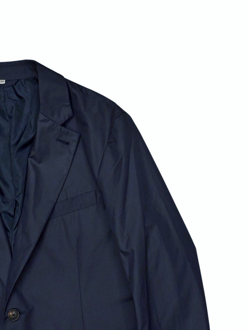 Ligne 8 Ferrara 2-B Commuter Blazer (Category: Coats, Jackets and Outerwear) located in Valenzuela. Submitted by katadatakph (Listing ID 1464935714, Image 3). Description: Ligne 8 Ferrara 2-B Commuter Blazer Brand new Size: 42 Dimes: Width 22 Shoulders 19.5 The Ligne 8 Ferrara 2-B Commuter Blazer is built with water-repellent polyester fabric to keep urban cyclists dry and presentable on everyday commutes. Grounded in urban cycling culture, Ligne