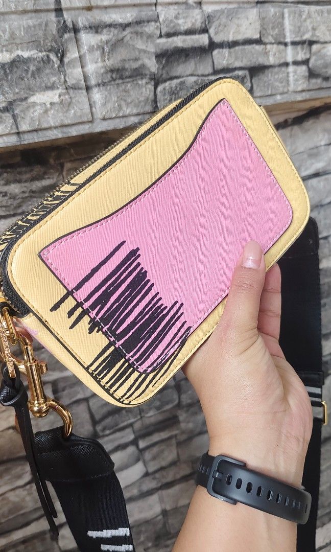 Limited edition marc jacob (Category: Cross-body Bags) located in Caloocan City. Submitted by casseyann26-05661 (Listing ID 1464810974, Image 2). Description: limited edition mj.