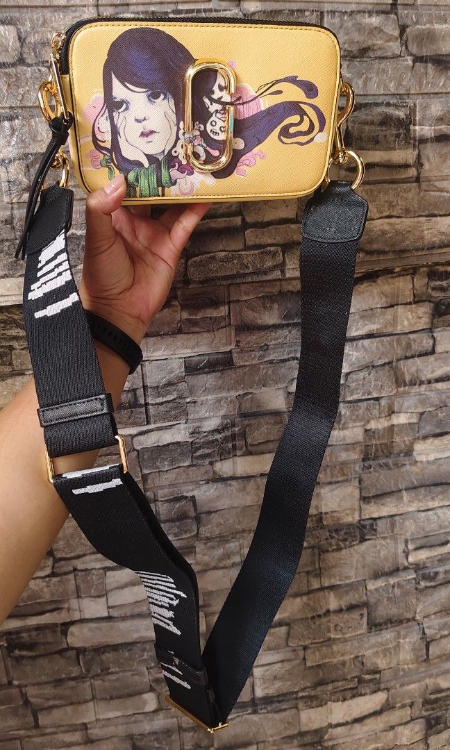 Limited edition mj (Category: Cross-body Bags) located in Manila. Submitted by casseyann160760 (Listing ID 1464804046, Image 1). Description: .