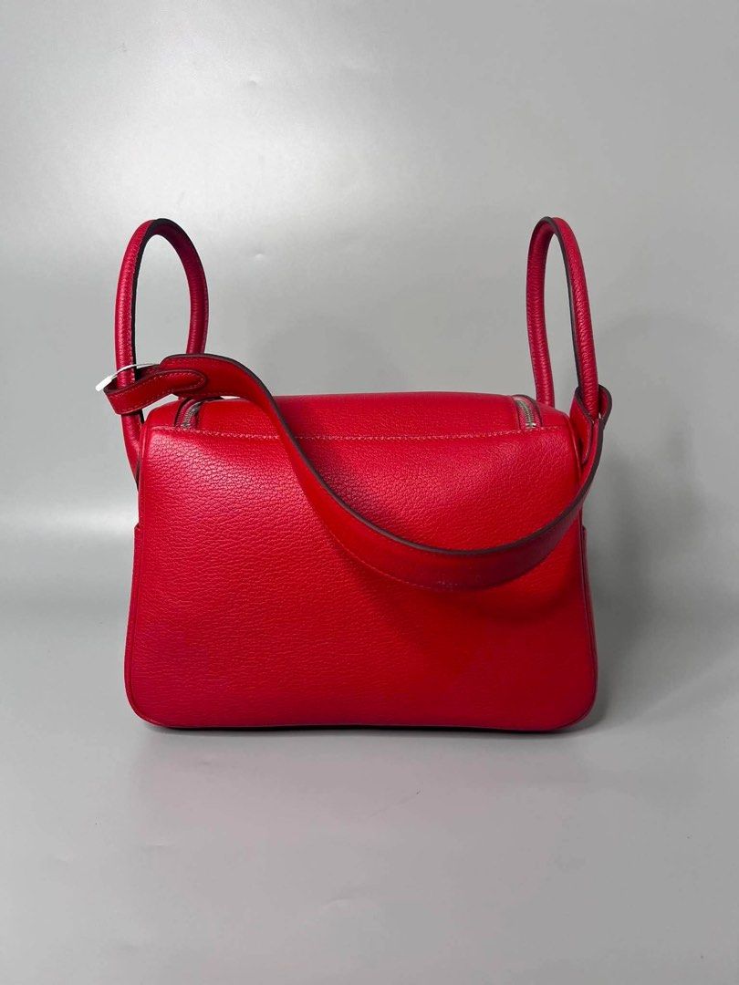 Lindy 26 Evercolor Leather (Category: Shoulder Bags) located in Dasmarinas. Submitted by maisonclair23 (Listing ID 1464803099, Image 2). Description: Full Handstiched Good Condition Evercolor Leather Coded Palladium Hardware 🇯🇵 source.