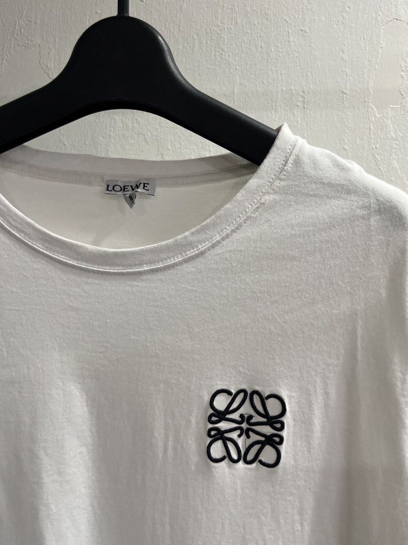 Loewe Tee (Category: Luxury Apparel) located in Virac. Submitted by _thecave (Listing ID 1464774305, Image 2). Description: Loewe Excellent 9.5/10 Color Rate No Issue Fit Size: M-L Width: 20.5 Length: 27 DM.