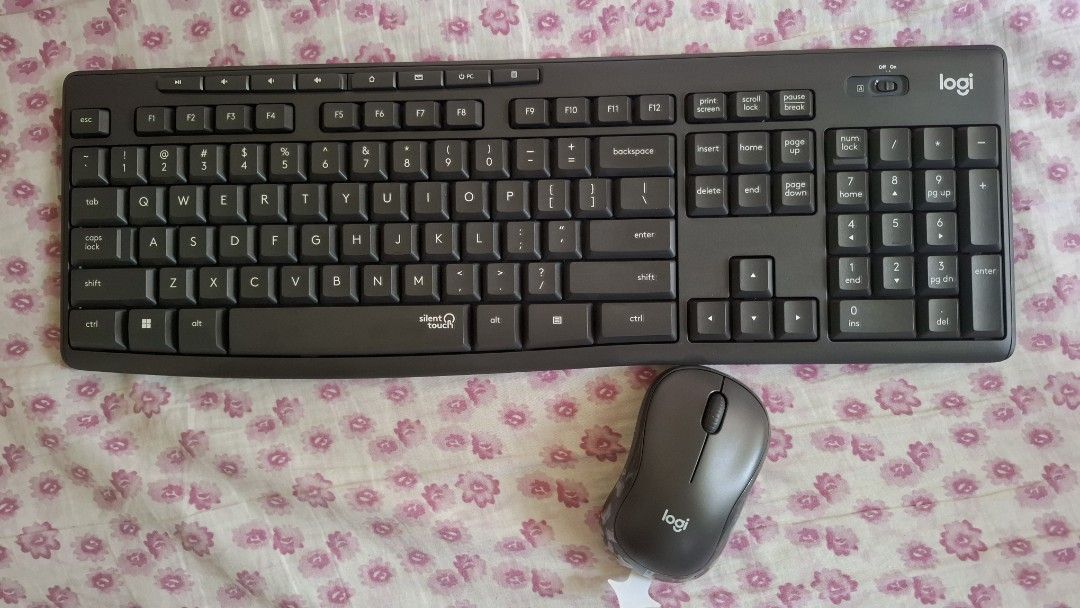 Logitech Silent Wireless Combo MK295 (Category: Computer Keyboard) located in Bulacan. Submitted by conice08 (Listing ID 1464775921, Image 2). Description: Keyboard used to test only, mouse still unused..