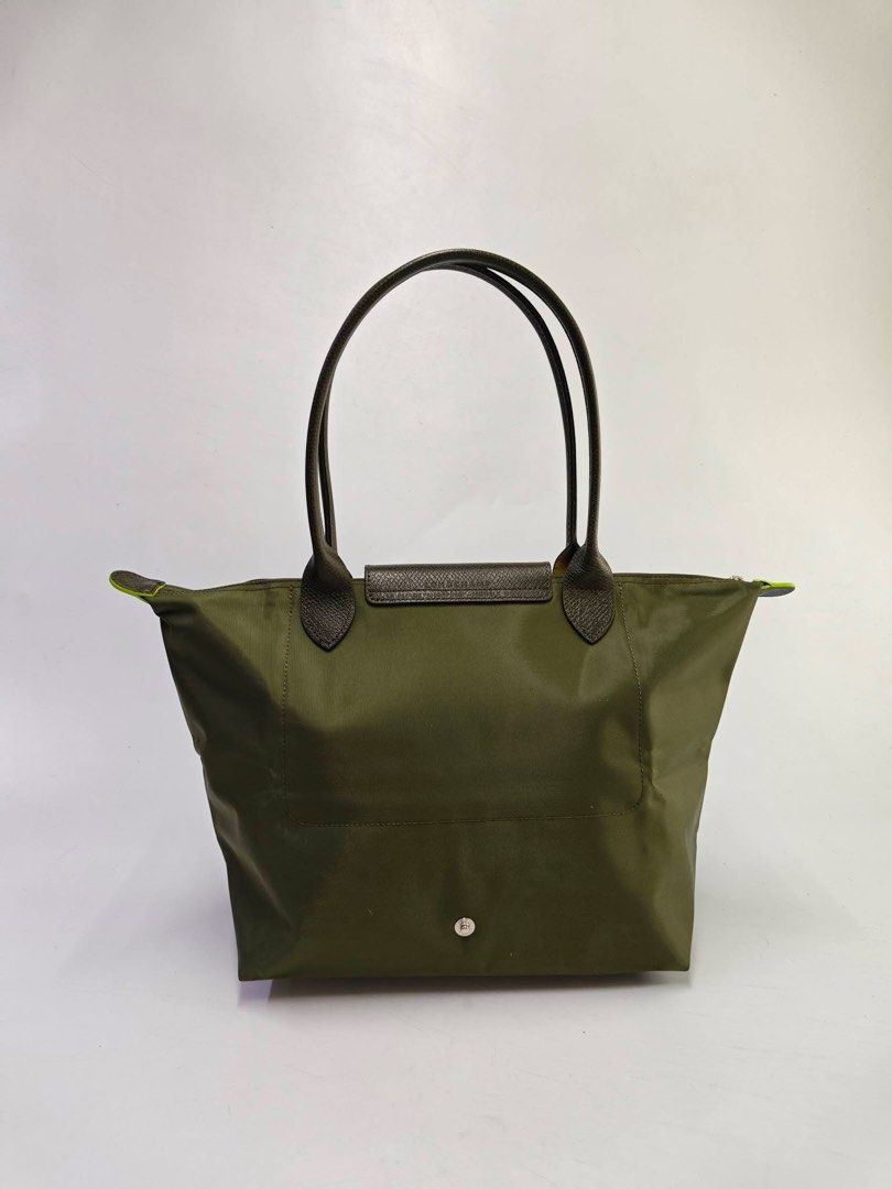 Longchamp Club MLH - Army Green (Category: Tote Bags) located in Quezon City. Submitted by asrcollections (Listing ID 1464776889, Image 3). Description: ❤️MLH CLUB - Army Green Onhand.