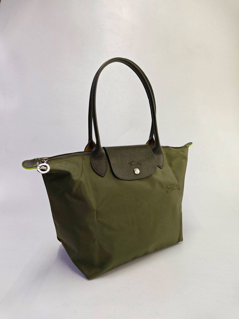 Longchamp Club MLH - Army Green (Category: Tote Bags) located in Quezon City. Submitted by asrcollections (Listing ID 1464776889, Image 2). Description: ❤️MLH CLUB - Army Green Onhand.