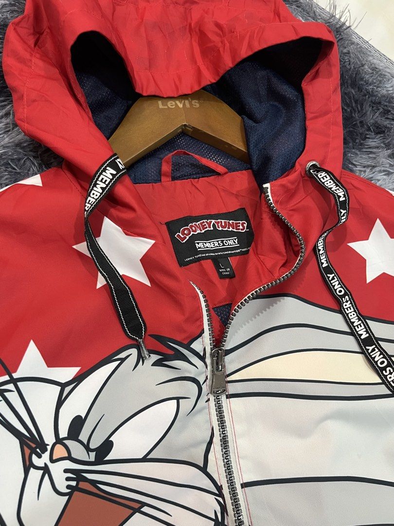 LOONEY TUNES Windbreaker (Category: Coats, Jackets and Outerwear) located in Manila. Submitted by cjcuevas_05 (Listing ID 1464901272, Image 3). Description: 📍Tanza Cavite Dimes: 24x28 Good condition Gcash only, can ship thru JnT/orange check out.