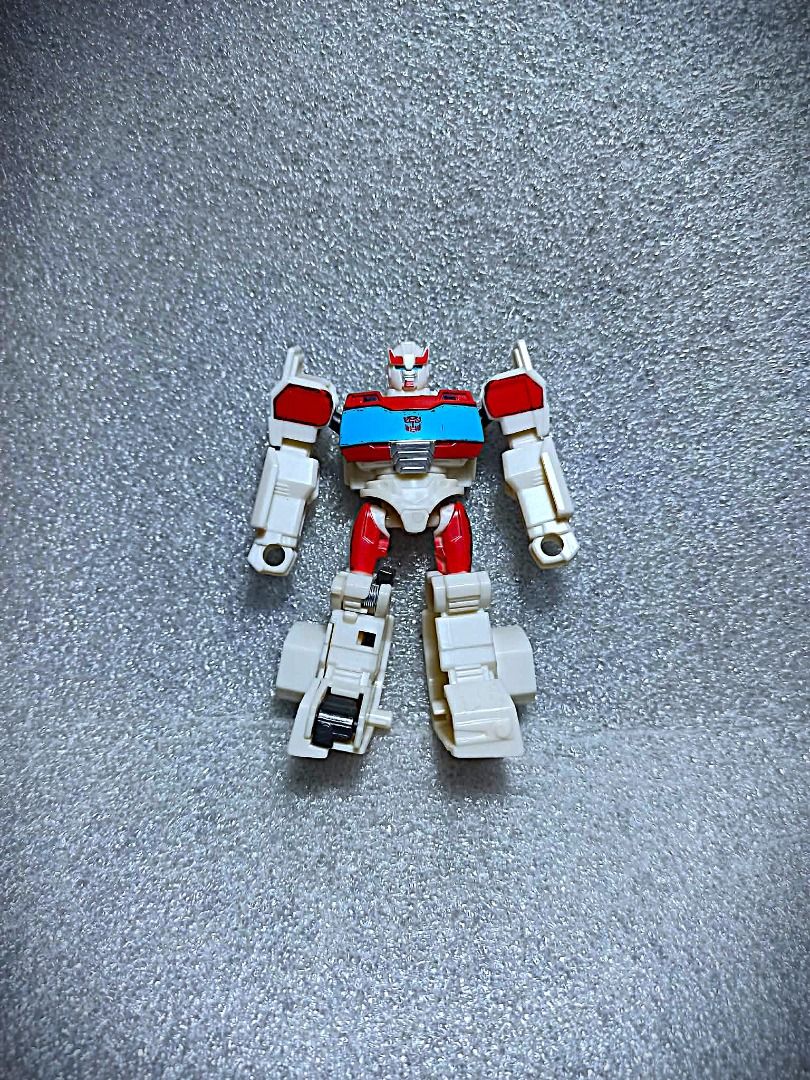 Loose CV RACHET Hasbro Core Class Autobot Transformers (Category: Kids Toys) located in Pasay City. Submitted by Chariselyn (Listing ID 1464903762, Image 1). Description: Loose CV RACHET (150+sf) Hasbro Core Class Autobot Transformers Series: Cyberverse Adventure, 2018 Scale: 4 inches Stock: 1 Box Condition: 9/10 Issues: 0 Accessories: with built in accessory, no manual Mode of Payment: GCash or through your rider Shipping options: Payment first 