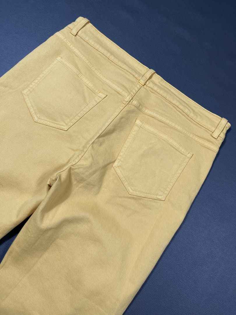Loro Piana Beige Jeans (Category: Jeans) located in Caloocan City. Submitted by dapreluv (Listing ID 1464926304, Image 3). Description: Loro Piana Beige Jeans Brand: Loro Piana (Made in Italy) Order / Production Code: ⁠OP COM ** 37243⁠ Size: IT 44 Material Composition: 98% Cotton / Cotone, 2% Polyurethane / Poliuretanica Width: 32” Front Rise: 10” Thigh: 10” Knee: 8” Inseam: 27” Leg opening: 6.5” Length: 38”.