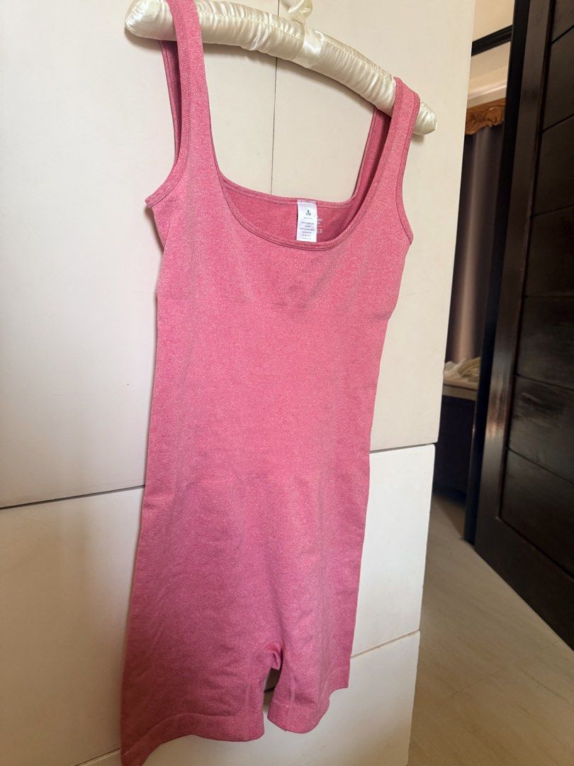 Lotus Activewear Onesie (Category: Activewear) located in Manila. Submitted by meryboo (Listing ID 1464884200, Image 1). Description: .