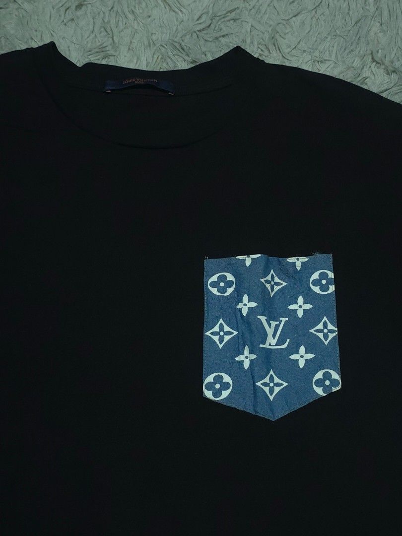 Louis Vuitton Pocket Tee (Category: Tshirts & Polo Shirts ) located in Abulug. Submitted by humanwhosellthings (Listing ID 1464901221, Image 2). Description: LV Pocket Tee ✅️Size: M on tag fit to Large ✅️Dimes: 21W x 27.5L ✅Condition: Excellent ✅Issue: None ✅Color Rate: 9.8/10.