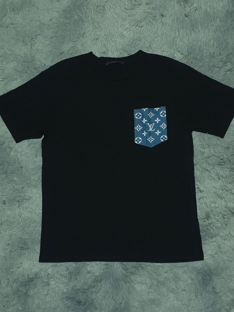 Louis Vuitton Pocket Tee (Category: Tshirts & Polo Shirts ) located in Abulug. Submitted by humanwhosellthings (Listing ID 1464901221, Image 1). Description: LV Pocket Tee ✅️Size: M on tag fit to Large ✅️Dimes: 21W x 27.5L ✅Condition: Excellent ✅Issue: None ✅Color Rate: 9.8/10.