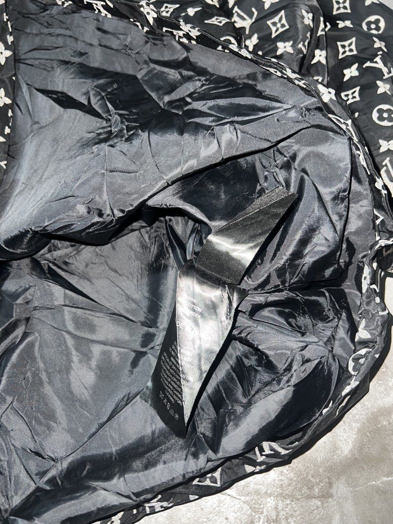 Louis Vuitton Black monogram windbreaker (Category: Coats, Jackets and Outerwear) located in Butuan. Submitted by arahukay.ph (Listing ID 1464876597, Image 2). Description: excellent condition missing necktag off dimes 24/28 Shipped.