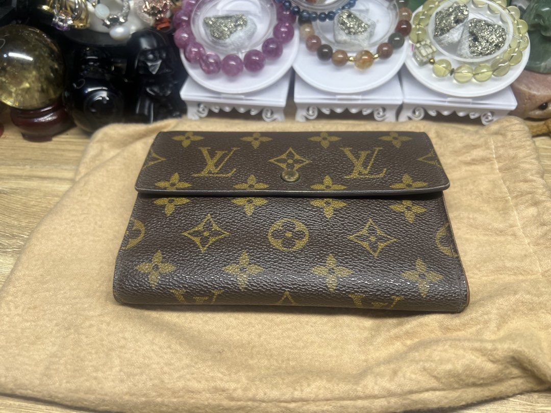 Louis Vuitton Monogram Canvas Wallet (Category: Luxury Bags & Wallets) located in Malabon City. Submitted by demenice (Listing ID 1464863479, Image 1). Description: - Authentic Louis Vuitton monogram canvas wallet in classic brown - Features secure snap closure and elegant gold-tone hardware - Interior lined with premium leather, equipped with card slots and multiple compartments - Condition: in mint condition - Inclusions: Comes with original du