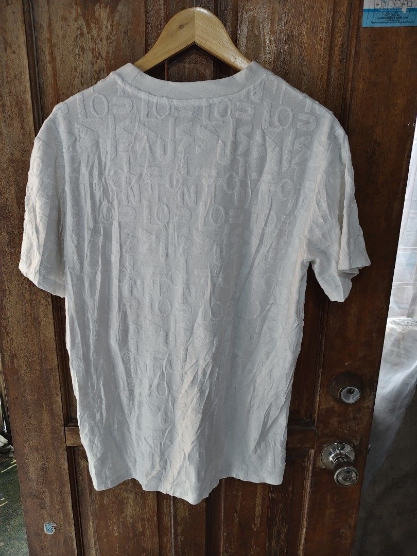 Louis Vuitton Monogram Shirt (Category: Tshirts & Polo Shirts ) located in Iloilo. Submitted by branded-boy0422_16 (Listing ID 1464816574, Image 3). Description: Fits Large W: 20 L: 28 Good as new no issue.