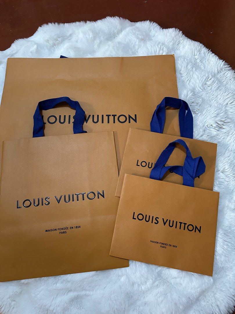LOUIS VUITTON PAPERBAGS (Category: Luxury Bags & Wallets) located in Quezon City. Submitted by closetpurgebyw (Listing ID 1464922617, Image 1). Description: Small-600 Med-700 Large-800 *RFS- decluttering .