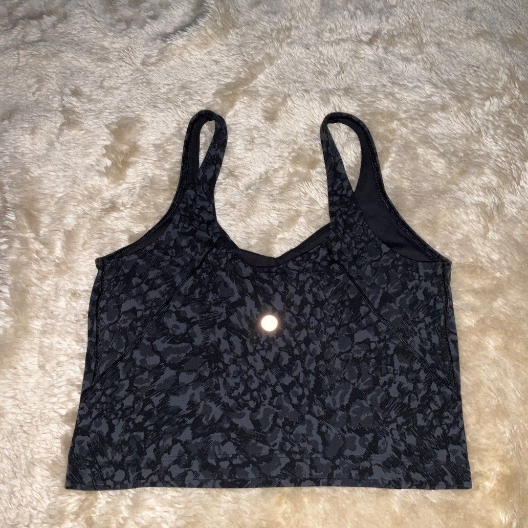 Lululemon Align tank top bra Like new (Category: Others Tops) located in San Fernando. Submitted by jz_ofiaza (Listing ID 1464896865, Image 3). Description: no issue .