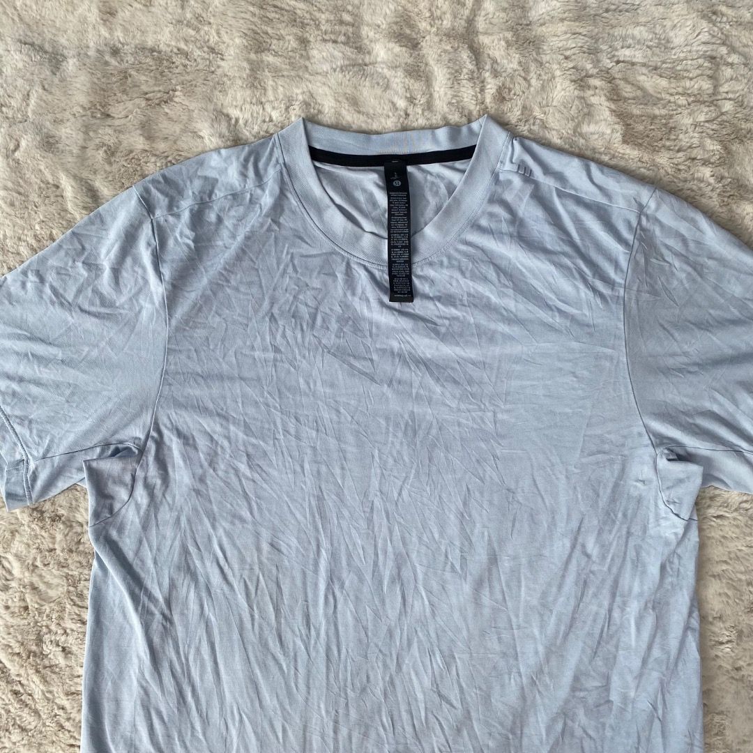 LULULEMON - SHIRT AUTHENTIC (Category: Activewear) located in Bacolod City. Submitted by mic_moneyyyyy (Listing ID 1464898579, Image 2). Description: LULULEMON - SHIRT Size : Tagged as Large Width : 22 Length : 28 Condition : Excellent No issue need wash.