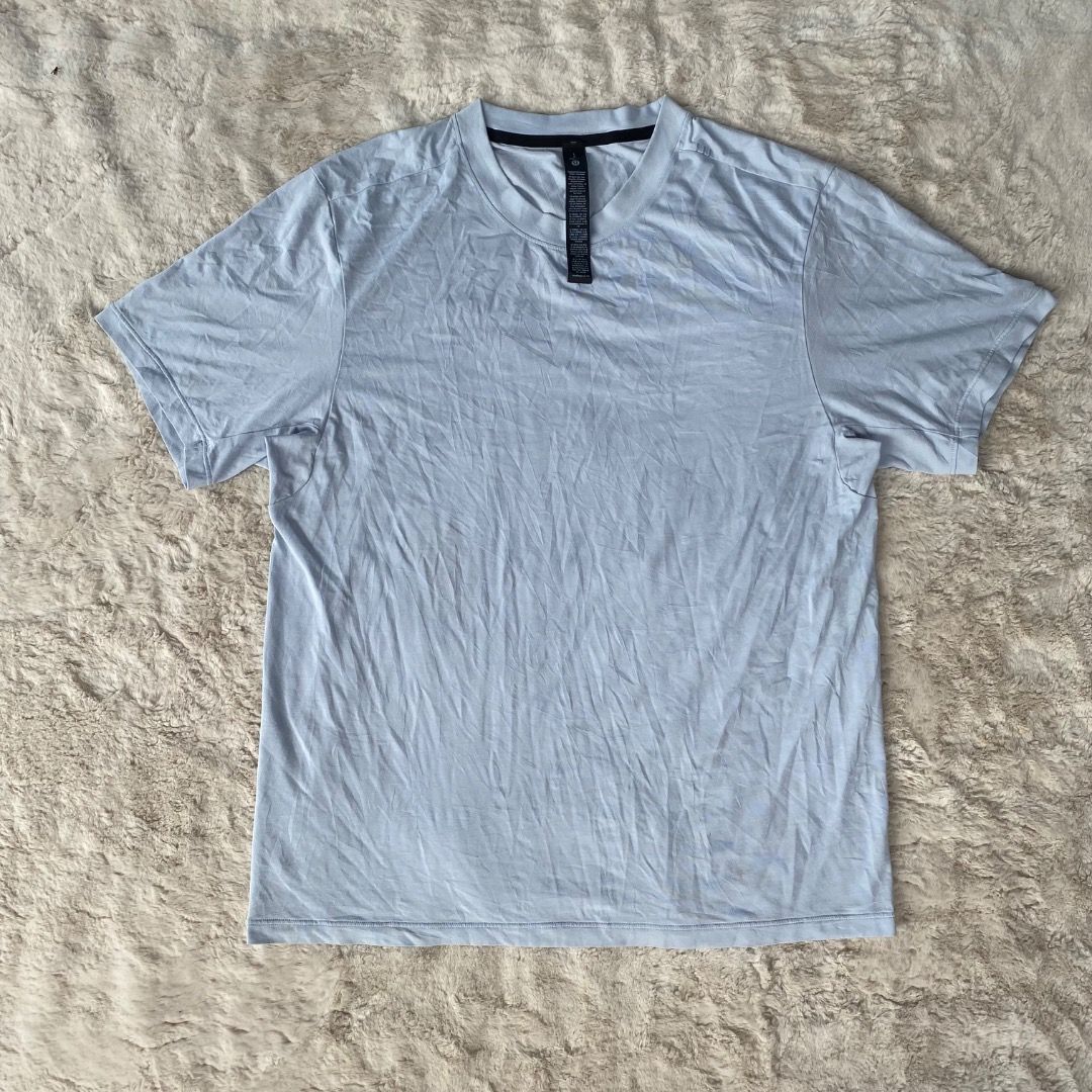 LULULEMON - SHIRT AUTHENTIC (Category: Activewear) located in Bacolod City. Submitted by mic_moneyyyyy (Listing ID 1464898579, Image 1). Description: LULULEMON - SHIRT Size : Tagged as Large Width : 22 Length : 28 Condition : Excellent No issue need wash.
