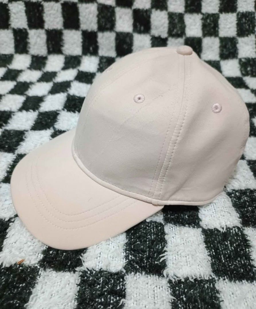 Lululemon baby pink cap (Category: Caps & Hats) located in Caloocan City. Submitted by shsgoods (Listing ID 1464852184, Image 2). Description: location:Karuhatan Valenzuela City.