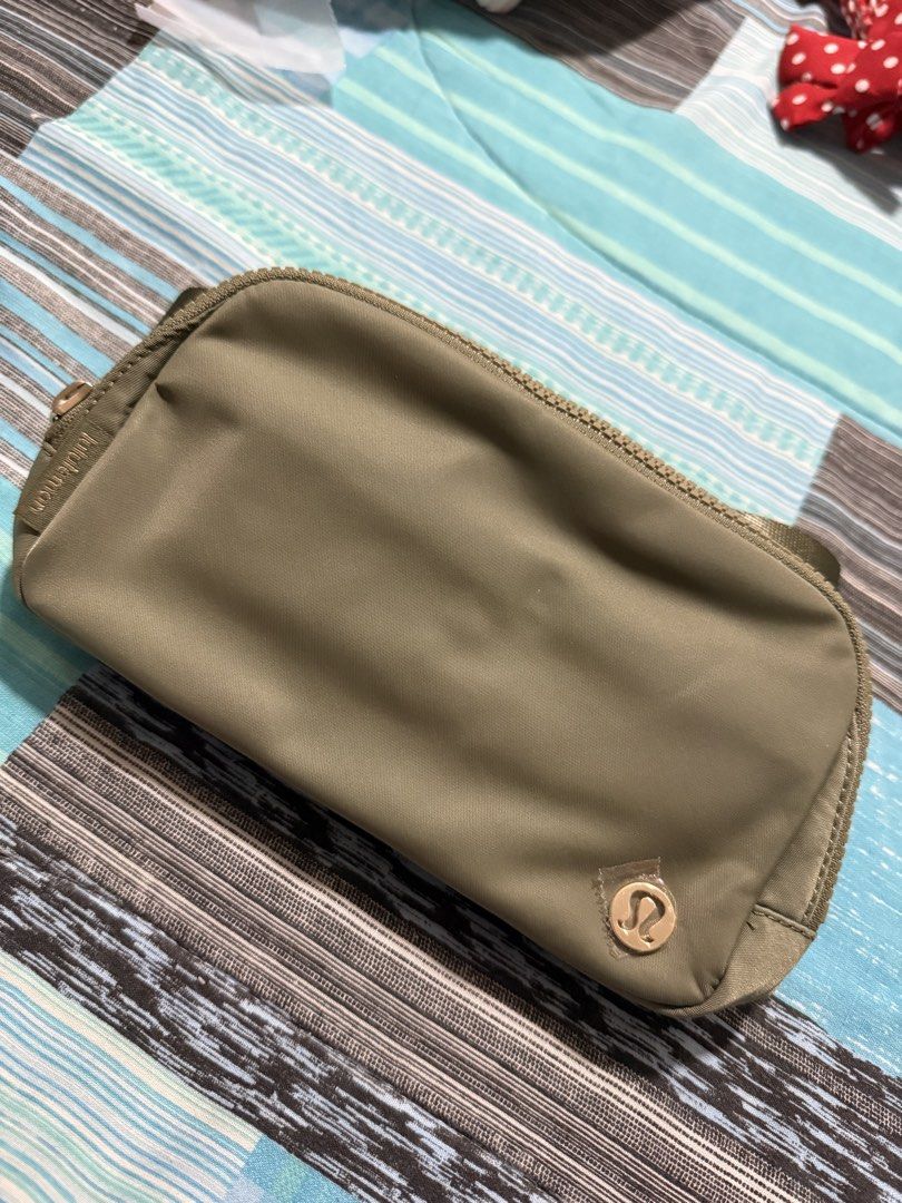 Lululemon Everywhere Belt Bag Olive Green (Category: Clutches) located in Quezon City. Submitted by tss1627 (Listing ID 1464922813, Image 1). Description: Brand New with tag .