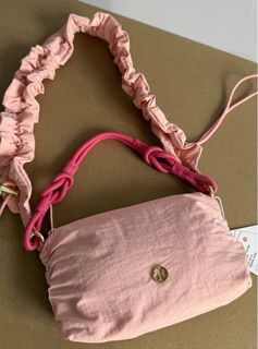 (Category: ) located in . Submitted by pinkykeenshop (Listing ID 1464773534, Image 1). Description: .