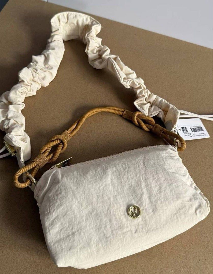 Lululemon Mini Ruched Shoulder Bag 1.5L (Category: Shoulder Bags) located in Binan City. Submitted by pinkykeenshop (Listing ID 1464773586, Image 1). Description: .