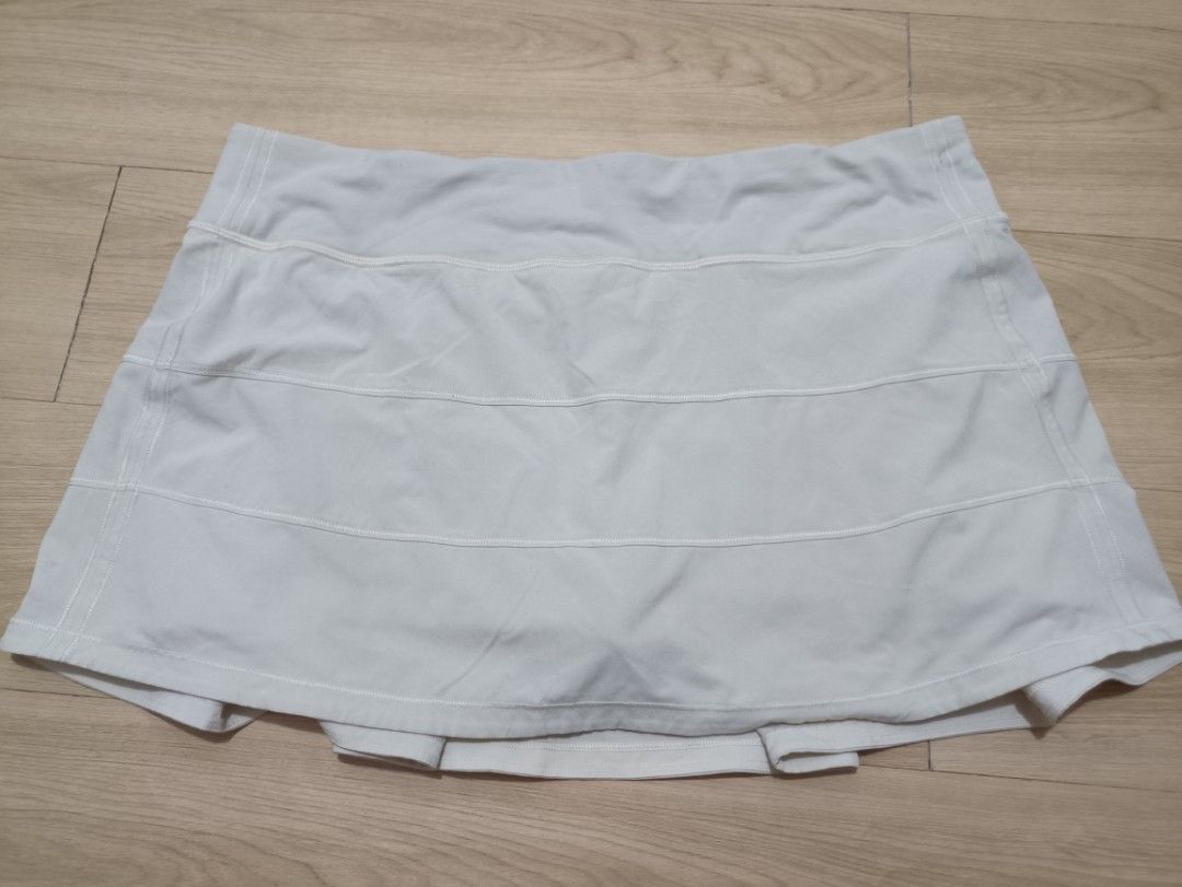 Lululemon pace rival sports skirt (Category: Activewear) located in Cavite. Submitted by yumiyuki00 (Listing ID 1464922027, Image 2). Description: Need wash po may stain Size 34 Length 14 JNT OR LALAMOVE MOP: GCASH LOC:BACOOR CAVITE.