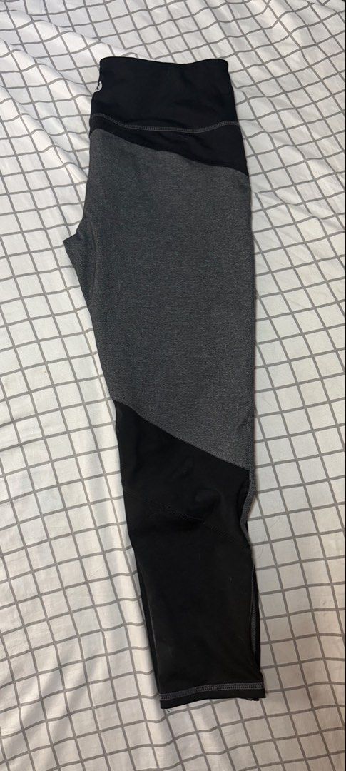 Lululemon Train Times pants - SIZE 12 (Category: Activewear) located in Quezon City. Submitted by pinkyswearshop (Listing ID 1464823205, Image 2). Description: .