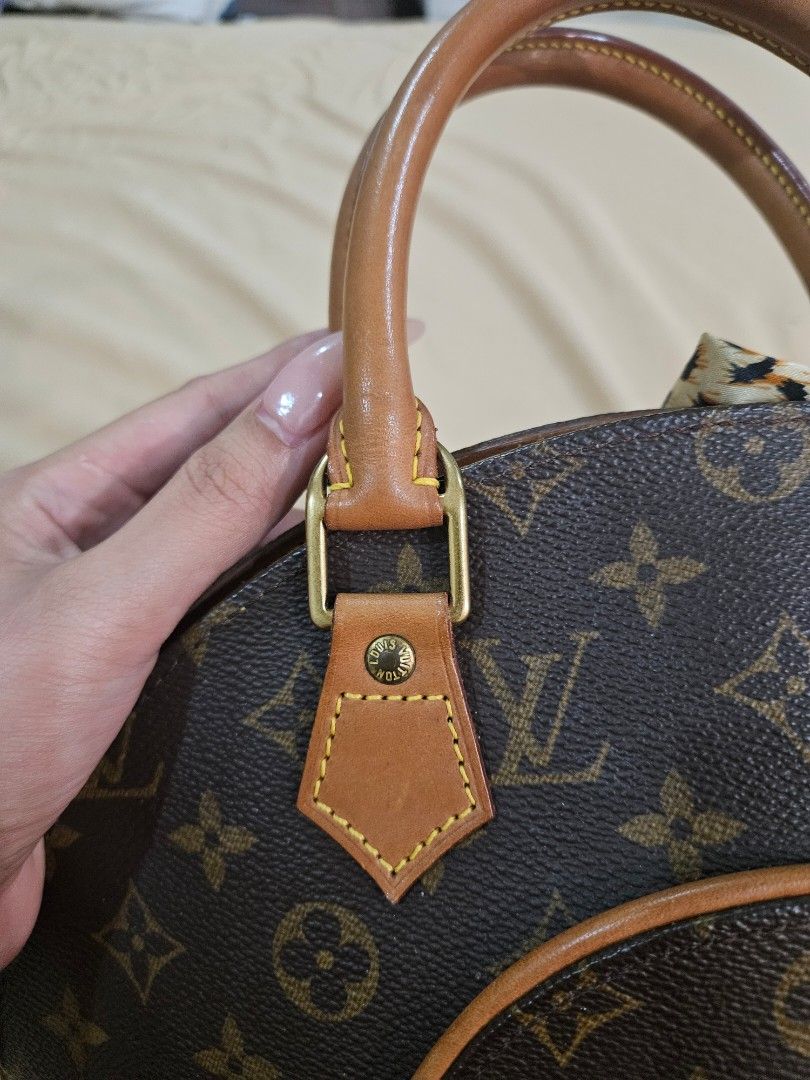 LV ellipse (Category: Luxury Bags & Wallets) located in Pasay City. Submitted by lunahry (Listing ID 1464843175, Image 3). Description: Bought in Japan, money back guaranteed! can do meetups to check..