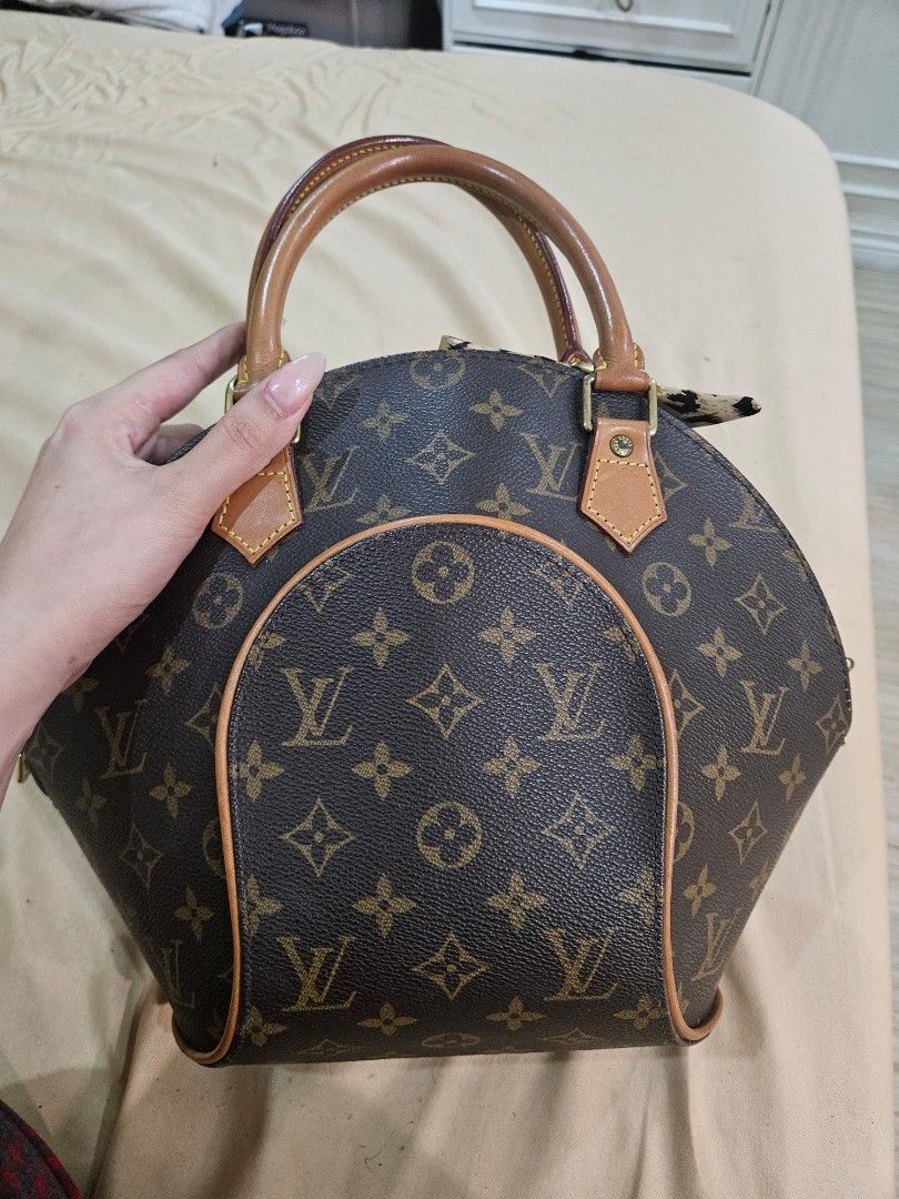 LV ellipse (Category: Luxury Bags & Wallets) located in Pasay City. Submitted by lunahry (Listing ID 1464843175, Image 2). Description: Bought in Japan, money back guaranteed! can do meetups to check..