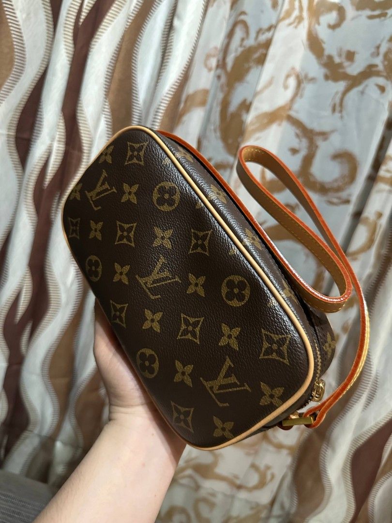 LV POCHETTE CITE BAG FROM JAPAN (Category: Luxury Bags & Wallets) located in Manila. Submitted by tianasmom (Listing ID 1464788917, Image 2). Description: 🇯🇵 FROM JAPAN SOURCE 💯 GENUINE LEATHER ORIGINAL VANCHETTA LEATHER WITH CODE WITH DUSTBAG.