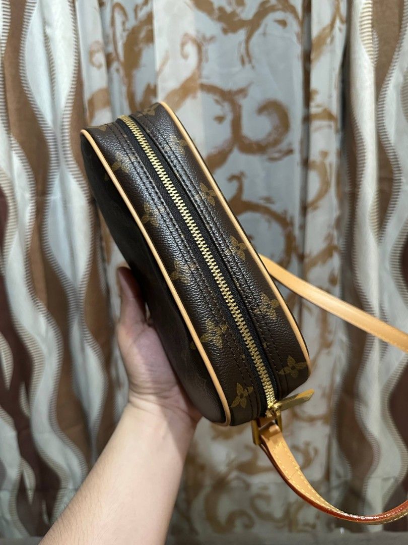 LV POCHETTE CITE BAG FROM JAPAN (Category: Luxury Bags & Wallets) located in Manila. Submitted by tianasmom (Listing ID 1464788917, Image 3). Description: 🇯🇵 FROM JAPAN SOURCE 💯 GENUINE LEATHER ORIGINAL VANCHETTA LEATHER WITH CODE WITH DUSTBAG.