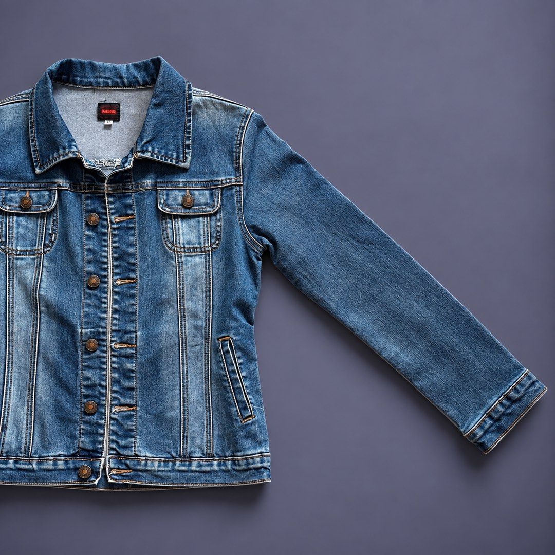 M2368 DENIM JACKET (WOMEN) (Category: Coats, Jackets and Outerwear) located in Taguig. Submitted by clarrk95 (Listing ID 1464938872, Image 2). Description: M2368 Denim Jacket (Women) Size: M (tag) Length: 21inches Width: 16inches Sleeve: 16.5inches PRICE: ₱450 ONLY! ✅ brandnew condition ✅ add shipping fee ✅ ignoring LP inquiry Shipping: Lalamove | J&T | LBC Location: Taguig📍 Payment: Gcash | Bank | Cash FB: THRFT IG: thrft_25 DM for more detaile