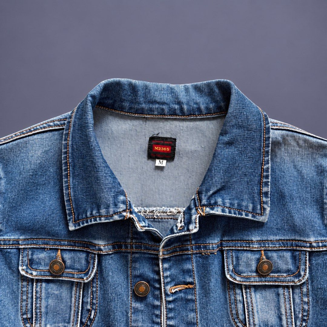 M2368 DENIM JACKET (WOMEN) (Category: Coats, Jackets and Outerwear) located in Taguig. Submitted by clarrk95 (Listing ID 1464938872, Image 3). Description: M2368 Denim Jacket (Women) Size: M (tag) Length: 21inches Width: 16inches Sleeve: 16.5inches PRICE: ₱450 ONLY! ✅ brandnew condition ✅ add shipping fee ✅ ignoring LP inquiry Shipping: Lalamove | J&T | LBC Location: Taguig📍 Payment: Gcash | Bank | Cash FB: THRFT IG: thrft_25 DM for more detaile