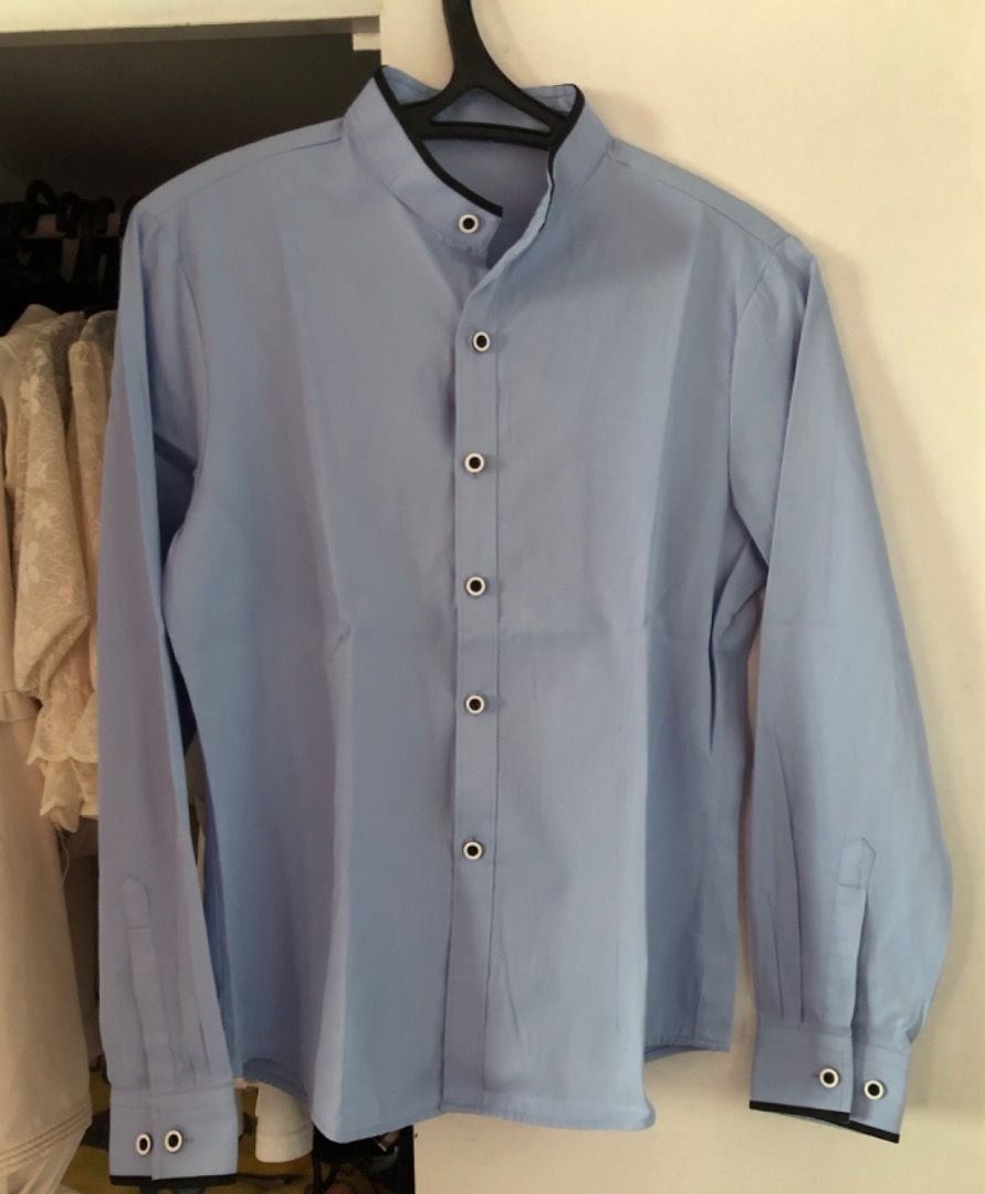 [M] Long sleeve button down shirt (Category: Babies & Kids Fashion) located in San Juan City. Submitted by ttanmien (Listing ID 1464781063, Image 1). Description: ⚜️✨⚜️✨⚜️✨⚜️✨⚜️✨⚜️ 💁🏻‍♀️SELLING PRICE: ₱100 Original Price: Around ₱400 💁🏻‍♀️Size: Width x Length = 18 inch x 24 inch Armpit to armpit (width measurement) Shoulders to bottom (length measurement) Tag size: 150 (May fit kids from 10 years old to 13 years old depending on the child bui