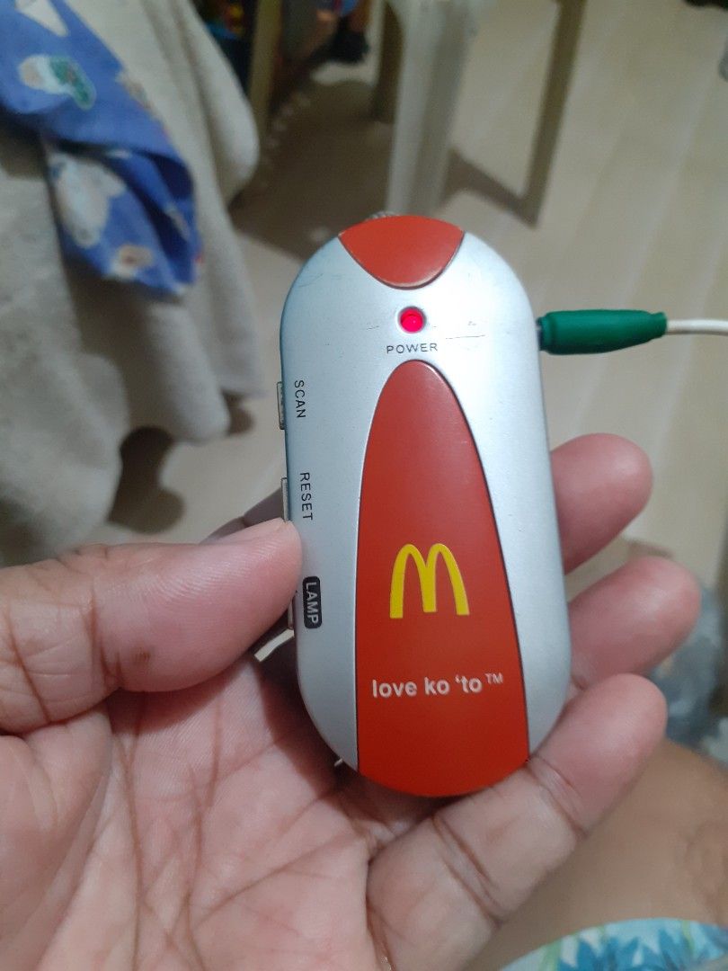 Mac Donalds Vintage Scan Radio (Category: Portable Music Players) located in Lipa City. Submitted by newriver_a7c3ea (Listing ID 1464897199, Image 2). Description: Vintage Scan Radio Still Working and Good Sounds Free battery and earphone Paunahan na lang sa me need o mahilig Makinig ng FM radio habang nasa byahe.