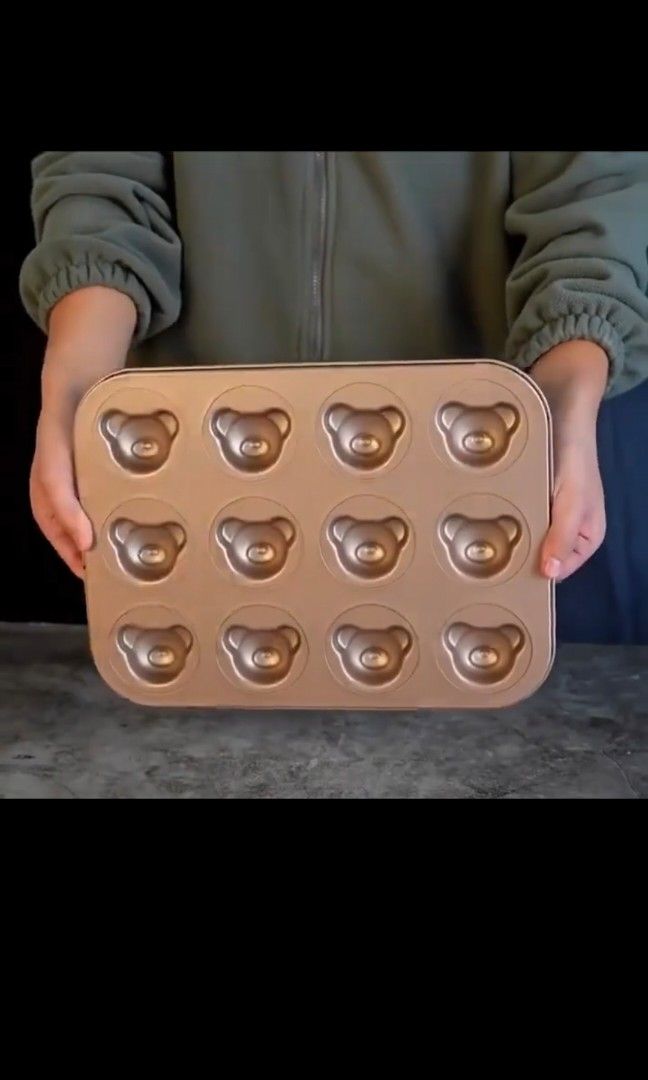 Madeleine bear mould (Category: Bakeware) located in Las Pinas. Submitted by assortedkidzstuffs (Listing ID 1464775248, Image 2). Description: bnew po rfs: decluttering / unused ,no time to bake.