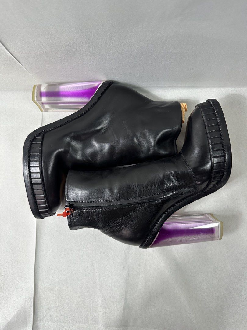Maison Margiela Plexi Heel Leather Boots (Category: Sneakers & Footwear) located in Cabanglasan. Submitted by thefashiongarage.co (Listing ID 1464788452, Image 2). Description: Title - Maison Margiela Model/Name - Plexi Heel Leather Boots Size on Tag - 36 Conditiion - Excellent Condition with no major issue Dimension (WxLxH) - Category- Y2K/Casual/Runway/ Fashion Show Fitting - True to Size Made in - Italy Material - Leather With transparent Heel