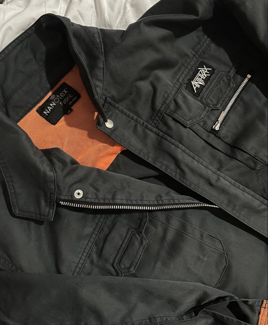 Man jacket (Category: Coats, Jackets and Outerwear) located in Seremban. Submitted by 888.91 (Listing ID 1464871199, Image 2). Description: still in good condition can nego a bit.