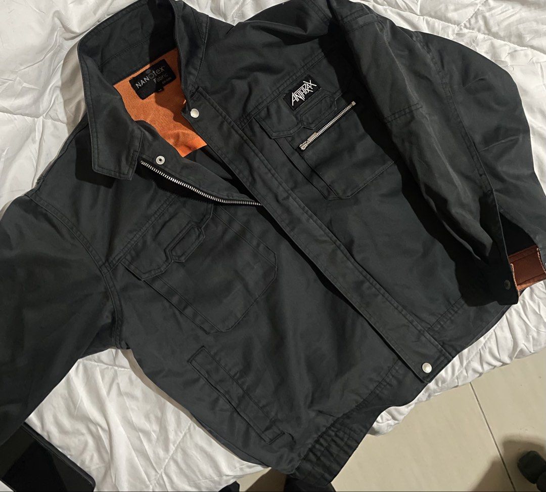 Man jacket (Category: Coats, Jackets and Outerwear) located in Seremban. Submitted by 888.91 (Listing ID 1464871199, Image 1). Description: still in good condition can nego a bit.